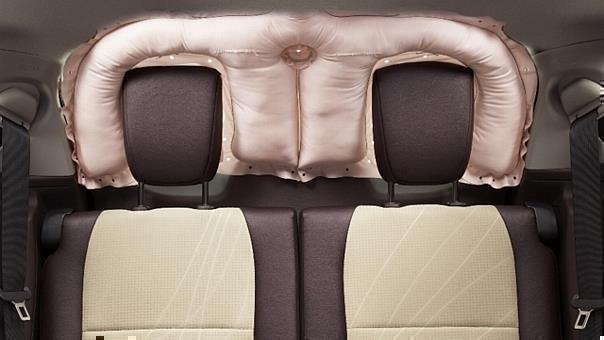 Der weltweit erste Heckairbag von Toyota  kommt im Toyota iQ zum Einsatz